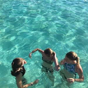 Meet your Posher, Ava